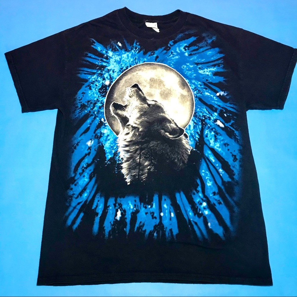 Wolf Howling Blue Tee